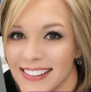 Meet your Posher, Laccie